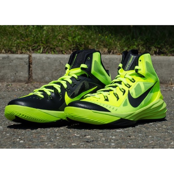 Nike Hyperdunk 2014 Volt / Black Sneakers - Picture 2 of 16